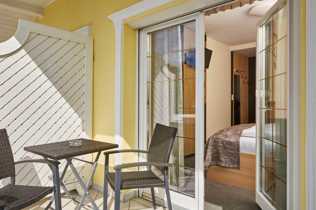 Gold House Pension Balatonfured Exterior photo